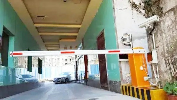 《智能雲停車（chē）係統》進出共道是如何實現的？